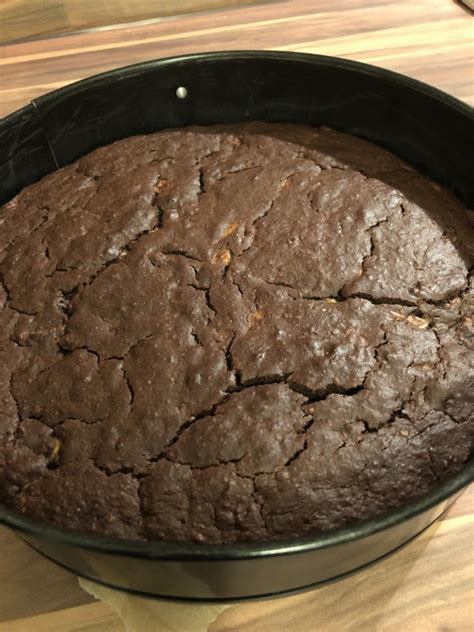 Stell den kuchen mit der gehackten schokolade oben drauf nochmal 2 minuten in den backofen. Saftiger, veganer Schoko-Bananen-Kuchen von alternativ ...