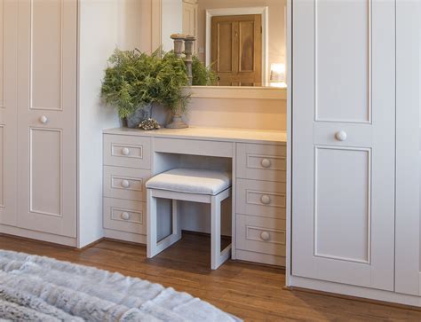 An Elegant Harpsden Bedroom Bedroom Dressing Table Bedroom Built Ins