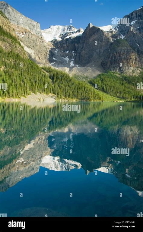 Moraine Lake And Wenkchemna Peaks Banff National Park Alberta Canada