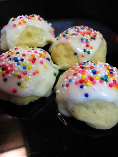 Italian anise cookies love bakes good cakes 9. Sugar.Betty: Iced Anise Cookies | Anise cookies, Italian ...