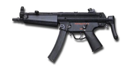 A submachine gun (smg) is a shoulder fired automatic firearm and machine gun subtype designed to fire pistol cartridges from a box magazine. eas.gr