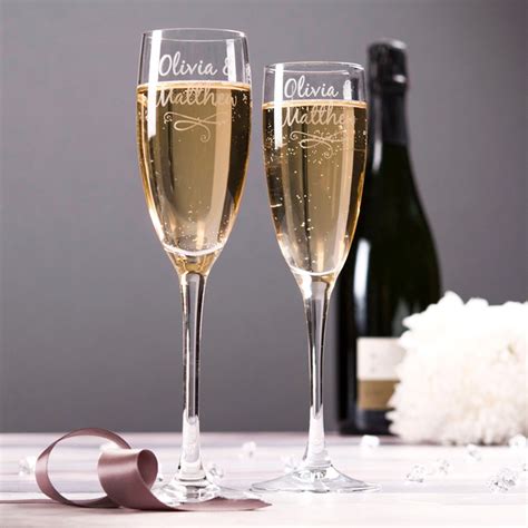 Personalised Set Of 2 Champagne Flutes - Names | GettingPersonal.co.uk