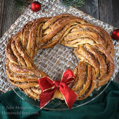 Christmas wreath/paper christmas wreath/how to make christmas wreath/christmas decoration ideas. Sweet Nut Holiday Bread Wreath - #BreadBakers | Hostess At ...