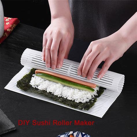 Portable Kitchen Diy Sushi Roller Maker Seaweed Nori Sushi Curtain Mold