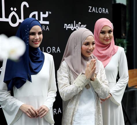 Image Result For Neelofa 2016 Model Pakaian Hijab Selendang Model
