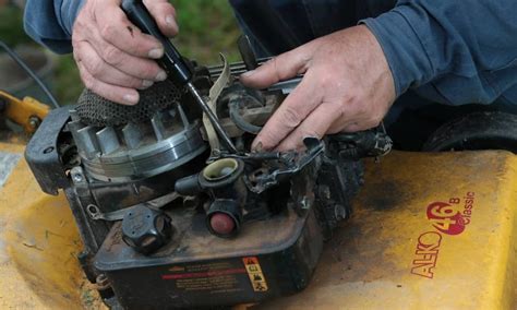 9 Steps To Clean Your Lawn Mower Carburetor The Daily Gardener