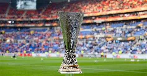 Uefa Will 2021 Dritten Europacup Wettbewerb Neben Champions League Und