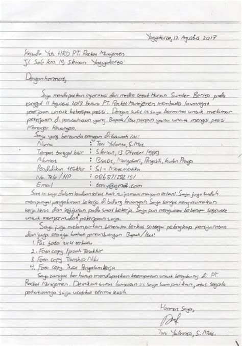 Pada saat membuat surat lamaran kerja yang ditulis tangan, akan lebih baik jika anda menggunakan tulisan tangan anda sendiri. √ 7+ Contoh Surat Lamaran Kerja Tulis Tangan Terlengkap