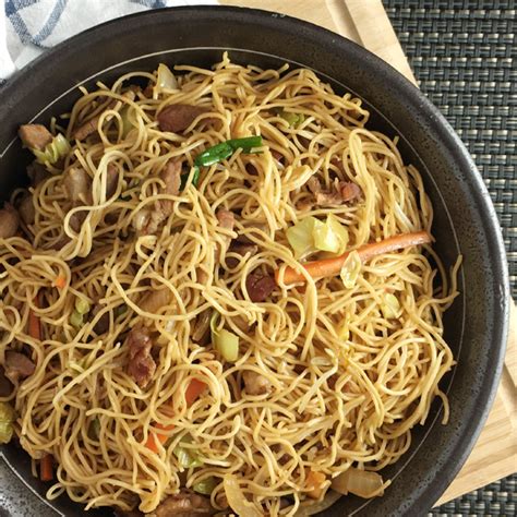 Moms Bbq Pork Chow Mein A Day In The Kitchen Hey Review Food