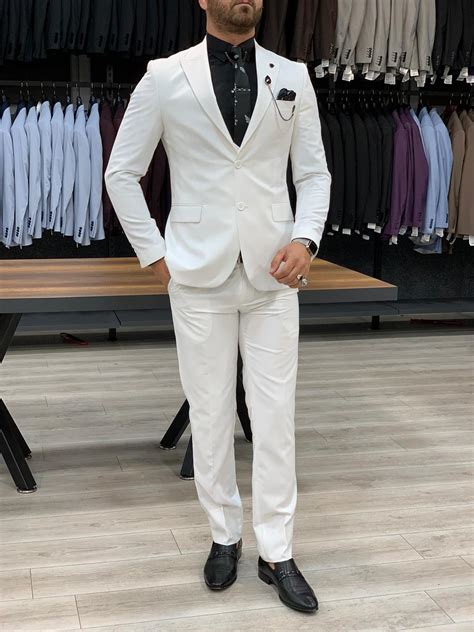 Right Way To Wear A White Suit By Blog