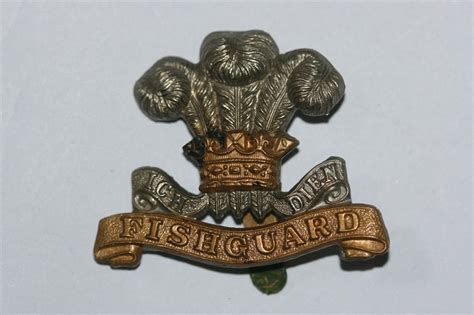 British Army Metal Cap Badge Pembroke Yeomanry Fishguard Ab Insignia