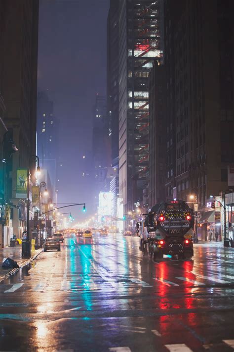 A Lovely Rainy Night In New York City City Aesthetic City Wallpaper