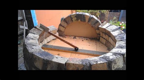 The dellonda wood fired pizza oven & smoker is for the pizza enthusiast looking for something portable. How to build a wood fired pizza/bread oven - YouTube