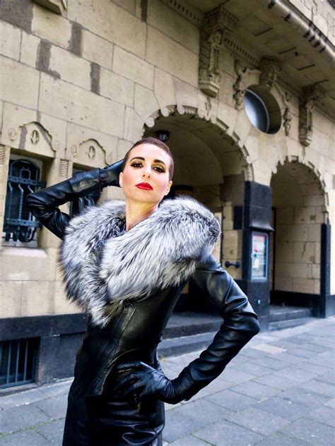 Mistress Adrienne Svenandjulie Leather Fashion Leather Gloves Fur