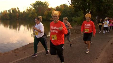 hundreds of runners participate in annual turkey trot races abc30 fresno