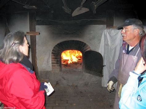 Og eines gepflegten mehrfamilienhauses mit 9 wohneinheiten. 69. Backtag auf dem Museumshof in Winsen (Aller) - Celler ...