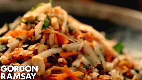The video below shows ramsay cooking up his version of pad thai noodles at the blue elephant restaurant in england. Gordon Ramsay Pad Thai / You know he'd just spend the ...