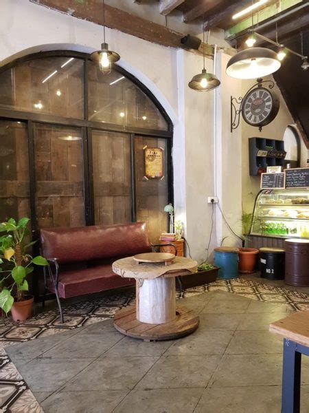 For the coffee in stolen cup café, you can try gula melaka latte and gula melaka cappuccino. The Stolen Cup Cafe (Jonker Street Malacca) Review