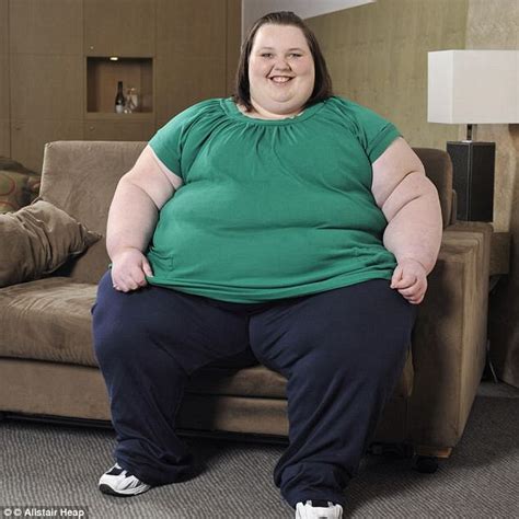How Britain S Fattest Woman Georgia Davis Was Rescued From Her Flat Daily Mail Online