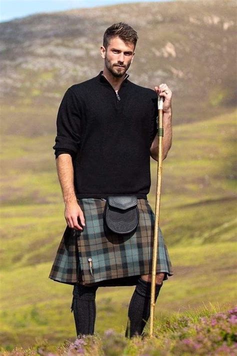 Pin By Florence Waxweiler On Écossais Kilt Kilt Outfits Men In Kilts