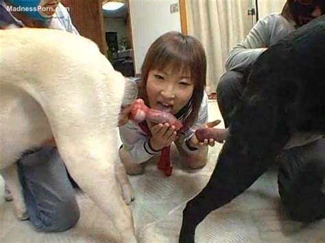 Chinese Whorish White Bitch Experiment With Giving Head To 2 Dogs