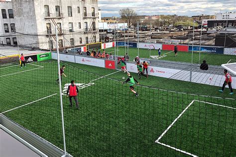 Rooftop Soccer Upper 90 Rooftop Soccer Pitches In Queens New York