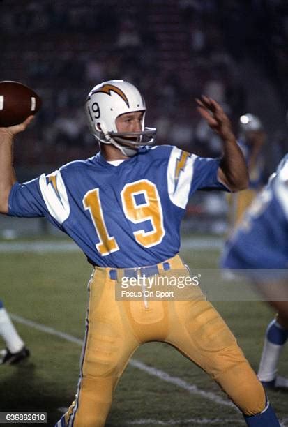 Johnny Unitas Photos Photos And Premium High Res Pictures Getty Images