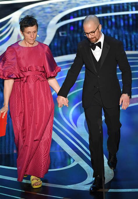 Frances mcdormand gave a rousing speech demanding gender parity in the entertainment industry while accepting the oscar for best actress at tonight's academy awards. Frances McDormand Wears Birkenstock x Valentino Sandals to ...