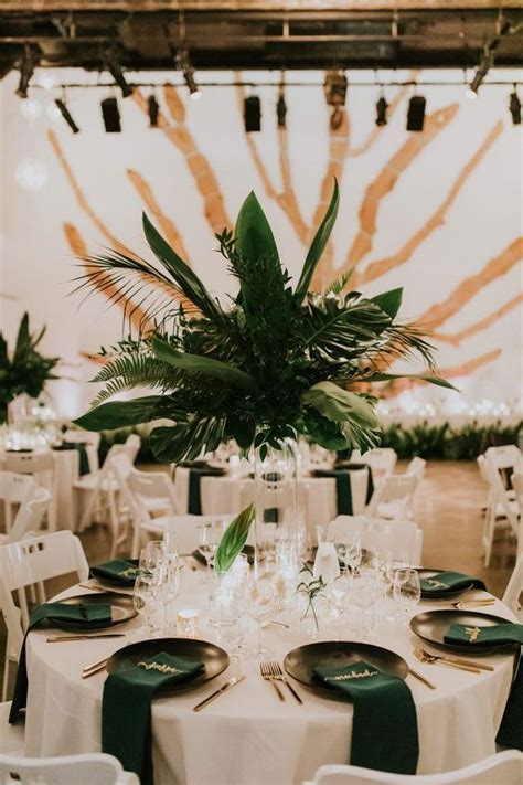 Emerald Green Wedding Colors For Green Wedding Themes 2023, Emerald