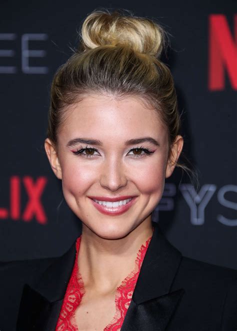 Isabel May Netflix Fysee Kick Off Event 04 Gotceleb