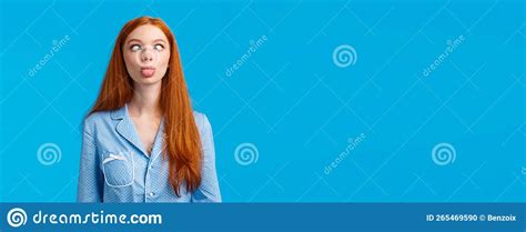 Be Funny And Silly Redhead Carefree And Enthusiastic Caucasian Girl Squinting Making Goofy
