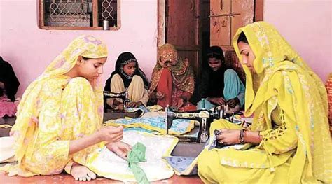 Women Get More Mudra Jobs Than Men — But Only In Smallest Loan Group