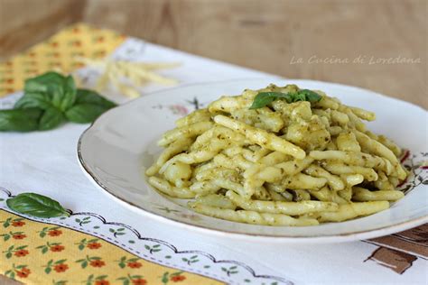 Come fare le trofie al pesto, patate e fagiolini. Trofie con pesto e patate - Cremosissime e squisite