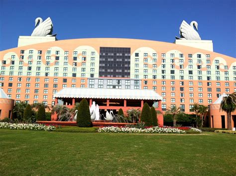 Review The Walt Disney World Swan And Dolphin Resort The World Of Deej
