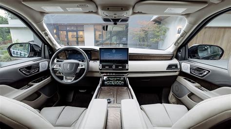 2023 Lincoln Navigator Choosing The Right Trim Autotrader