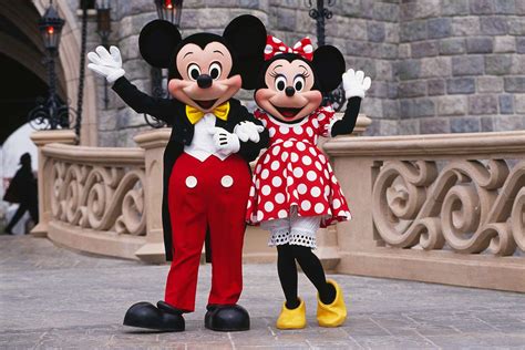Minnie Mouse To Wear Pantsuit For Disneyland Paris 30th Anniversary