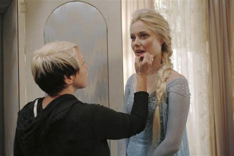 Once Upon A Time Behind The Scenes Fotos Of Georgina Haig As Elsa