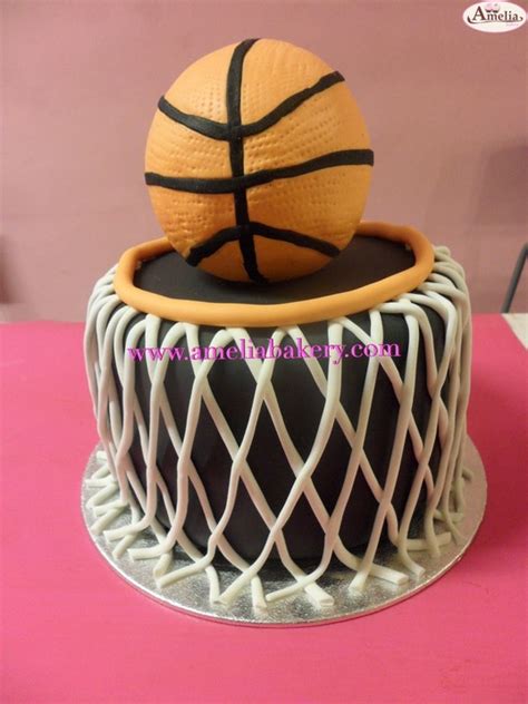 Pastel Tarta Decorado Con Fondant Aro Y Pelota De Baloncesto Basket 625 Amelia Bakery