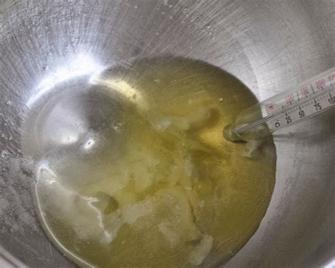 Recipe that uses meringue powder. Beki Cook's Cake Blog: Egg White Royal Icing Recipe