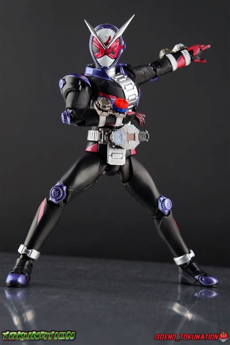 Kamen rider zio xẩy ra vào mùa thu năm một cô gái cùng cỗ máy thời gian xuất hiện trước mặt nhân vật chính của. S.H. Figuarts Kamen Rider Zi-O Gallery & Review - Tokunation
