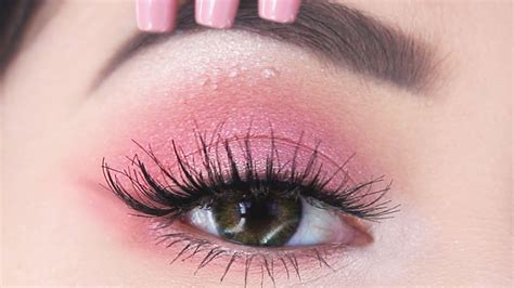 The Easiest Valentines Day Makeup Youll See Kylie Jenner Pink