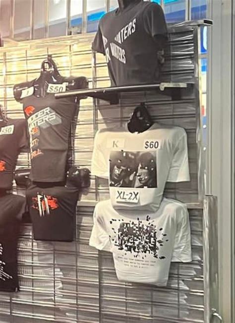 Is This New Orlando Merch Stands Syd Roger Tee Rrogerwaters