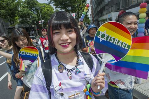 thousands march in tokyo pride parade supporting lgbt visibility mashable