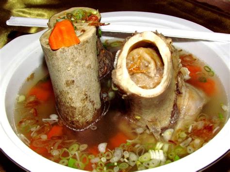 Tinorangsak or tinoransak is an indonesian hot and spicy meat dish that uses specific bumbu (spice mixture) found in manado cuisine of north sulawesi, indonesia. Sup Sumsum / Kunjungi 5 Tempat Makan Yang Menyajikan Sup ...