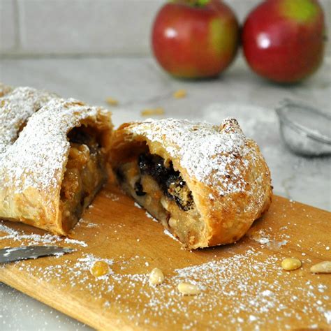 Cooking With Manuela Homemade Easy To Make Apple Strudel