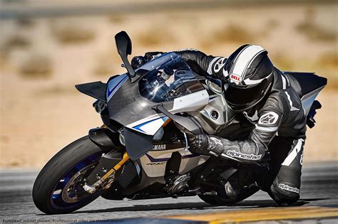 Contact your local yamaha dealer to confirm pricing. Yamaha R1 et R1M Crossplane 2015 ( sujet numero3 ) - Page 5