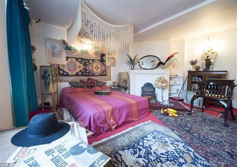 Bedroom Of Mayfair Flat Where Jimi Hendrix Lived Opens To Public
