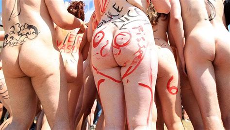 Festival Goers Strip Off For Nude Fun Run