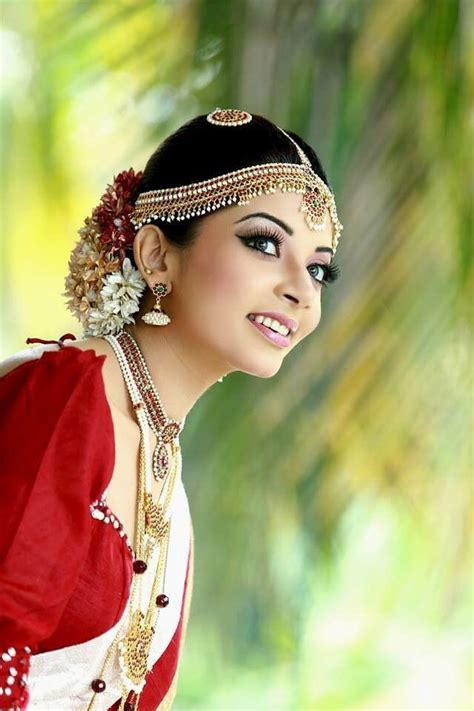 Kandyan Homecoming Indian Bride Srilankan Wedding Bride