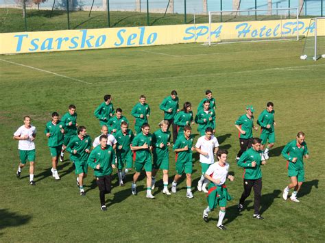 File:Bulgarian national football team training.jpg